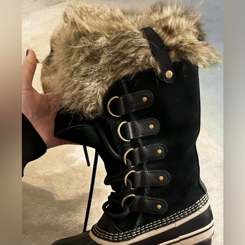 Sorel "Joan Of Arctic" Black/Cream Waterproof Snow Boots Faux Fur Like NEW, sz 6 - Picture 6 of 13
